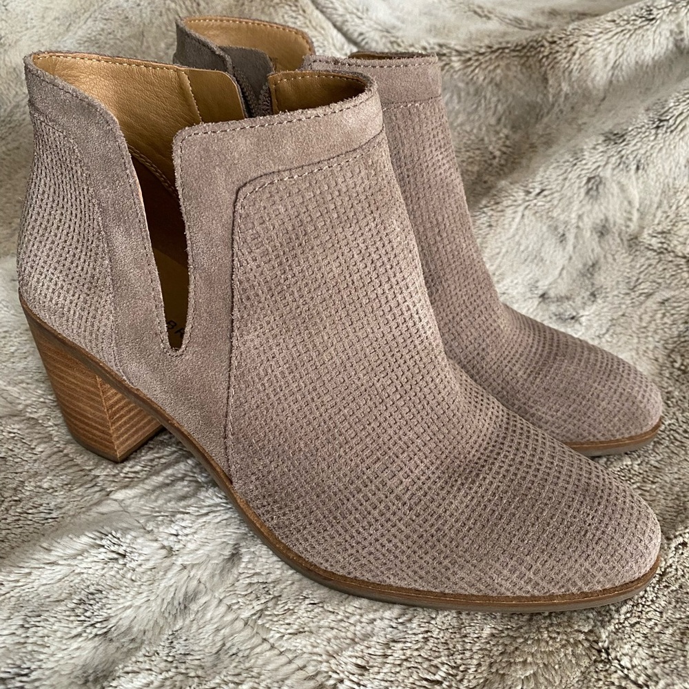 Lucky Brand, size 9, light gray/tan ankle booties